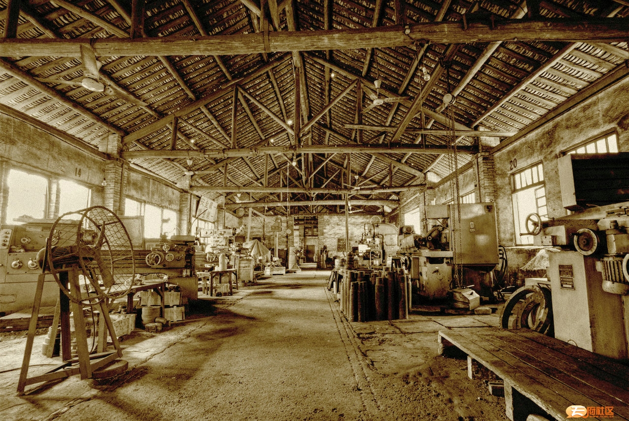 老工厂里的影像.