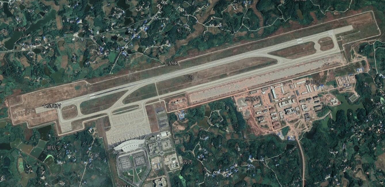 四川具有双跑道机场的城市