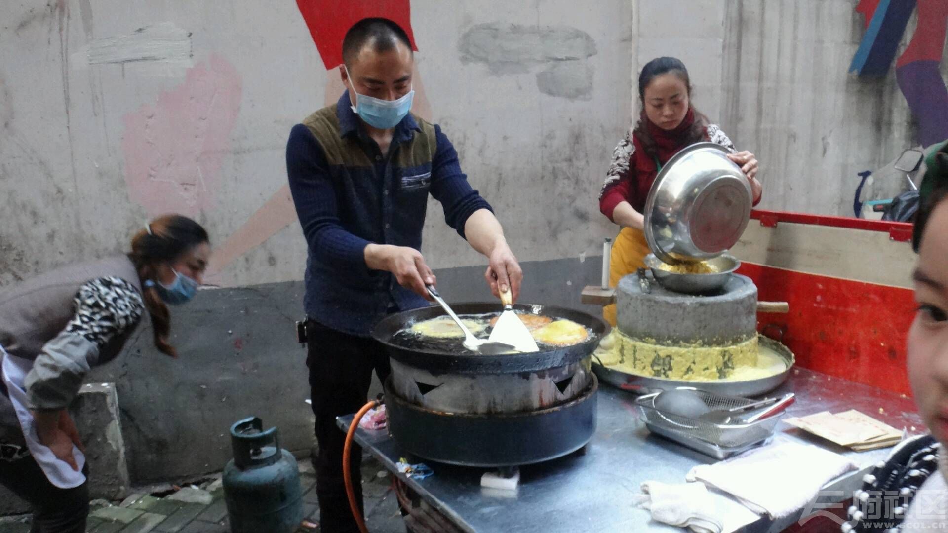 成都石磨玉米饼设备图片