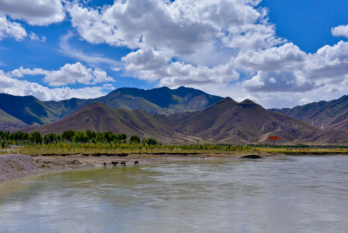 西藏昌都：风光旖旎“三色湖”_生态_中国西藏网