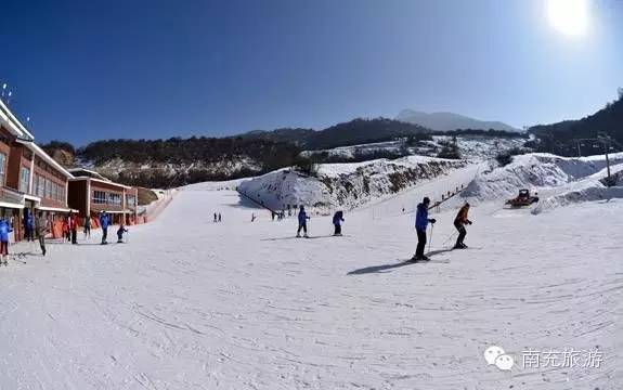 瓦屋山滑雪场位置图片