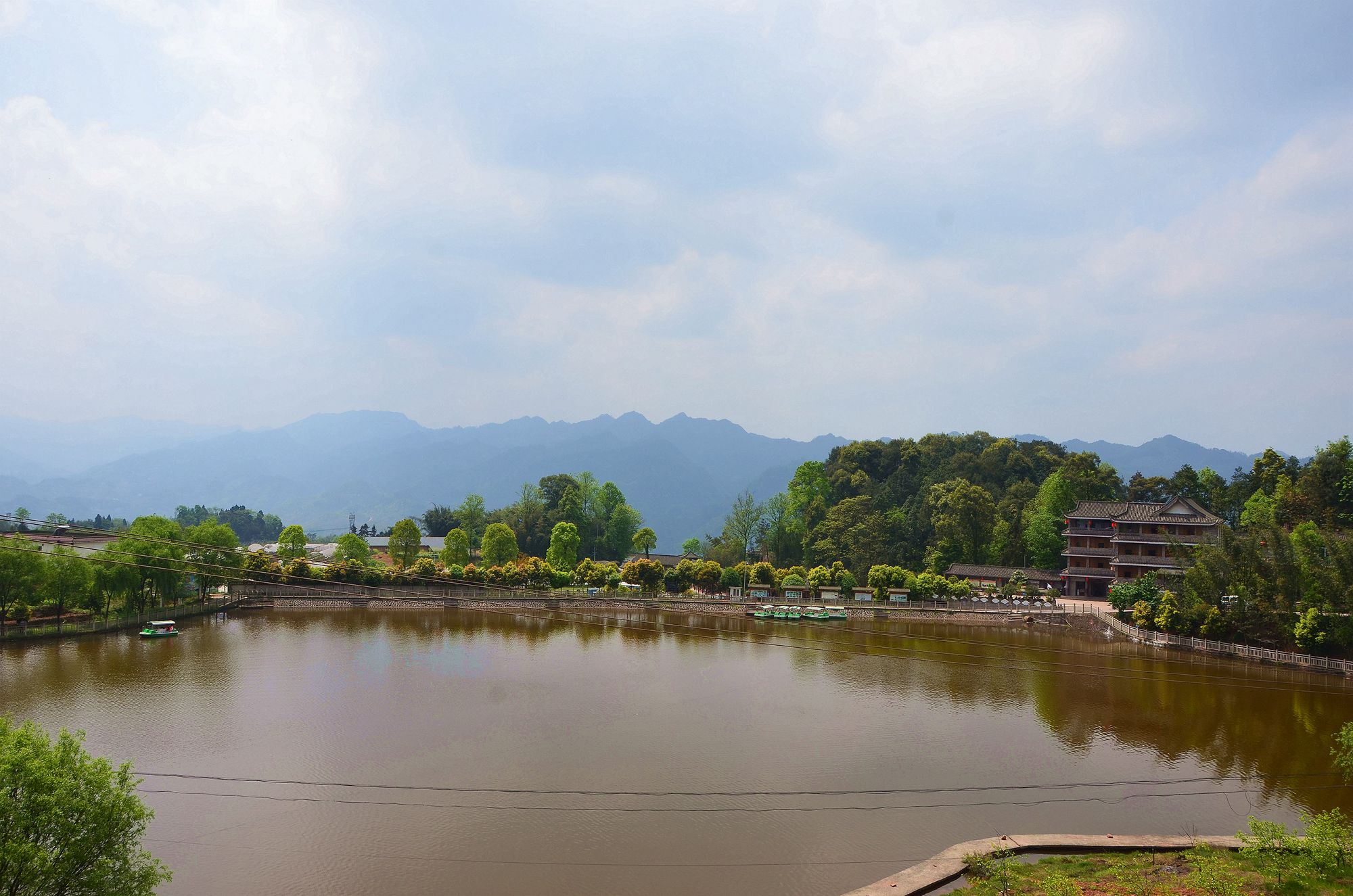 高縣紅巖山半邊寺