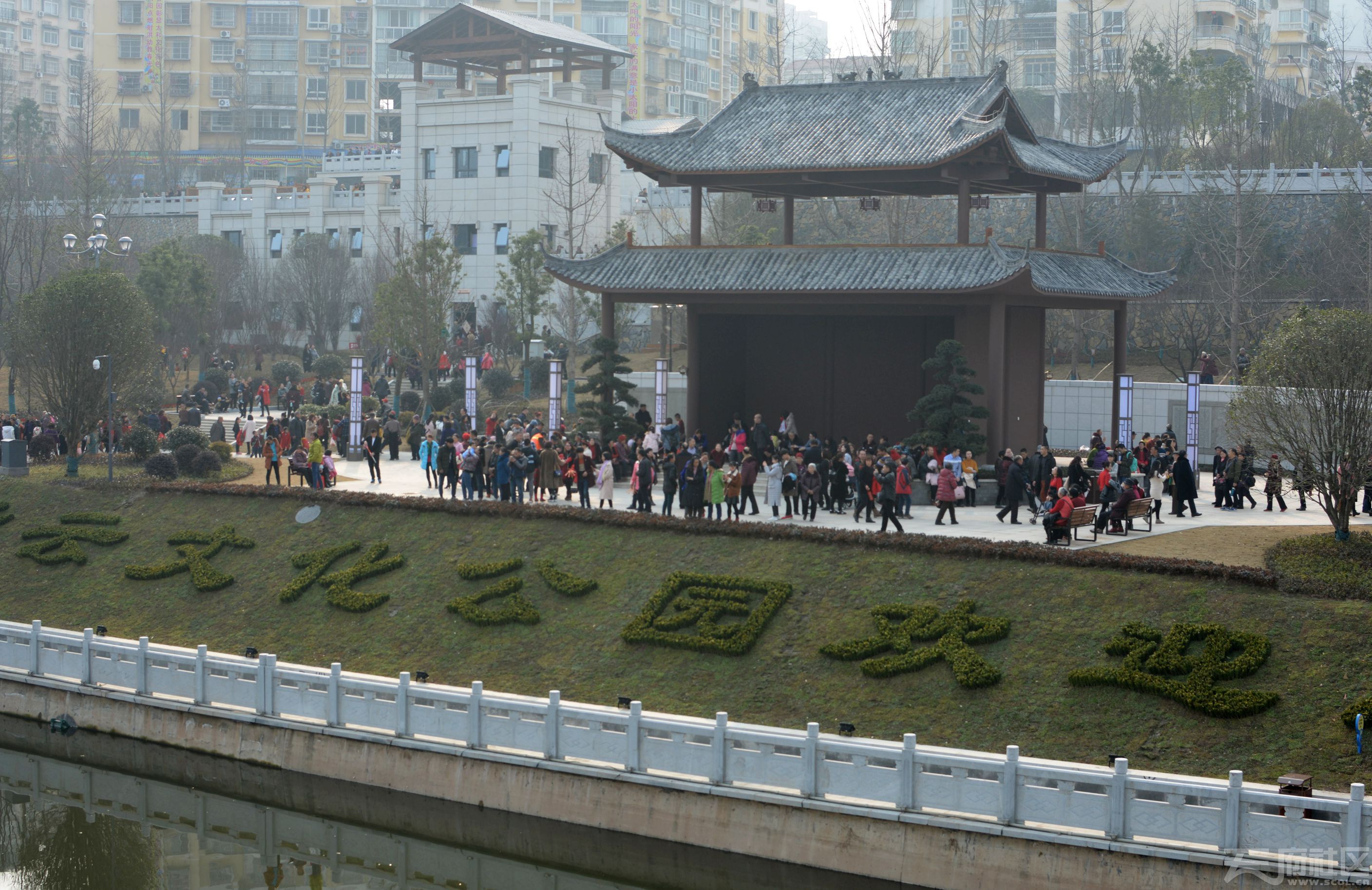 春节期间的射洪紫云文化公园图片一二张