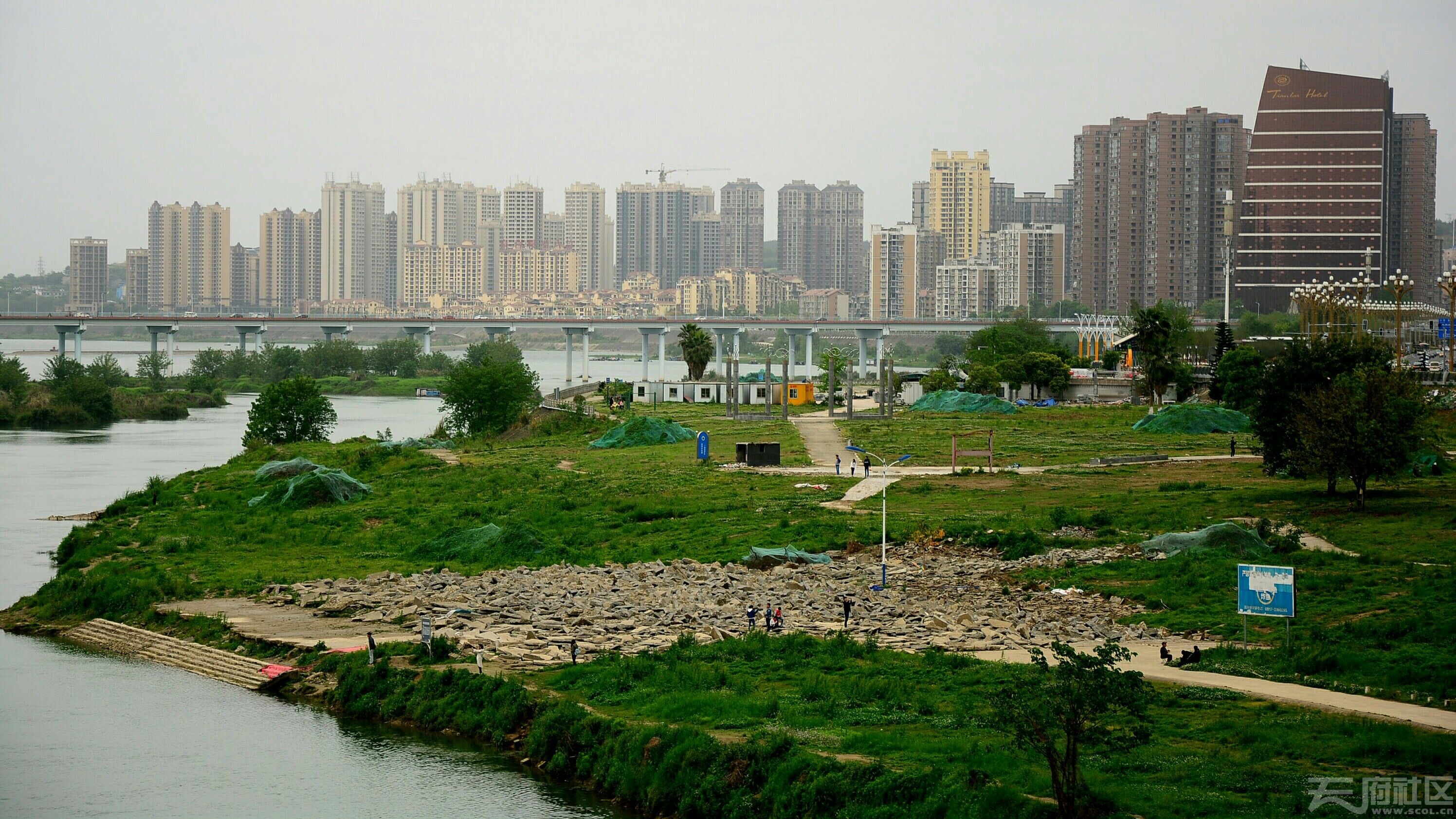 雨後遊南充～江景 漢都國際寫字樓進度圖【南充網友請進】