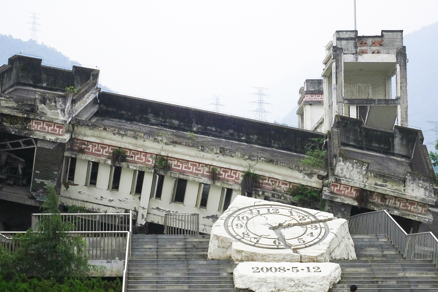 12汶川地震十年祭】緬懷漩口中學遇難的同學們