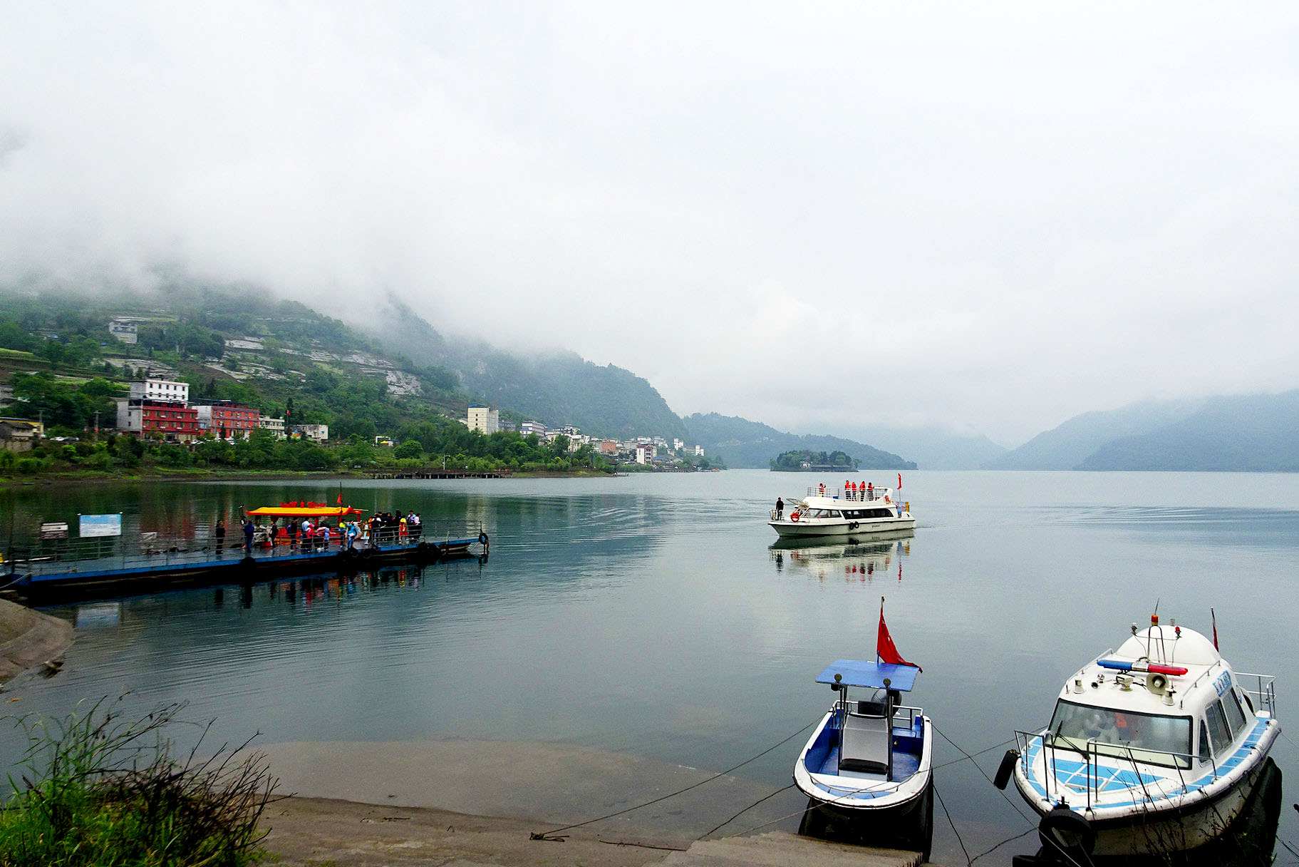 雨霧馬湖