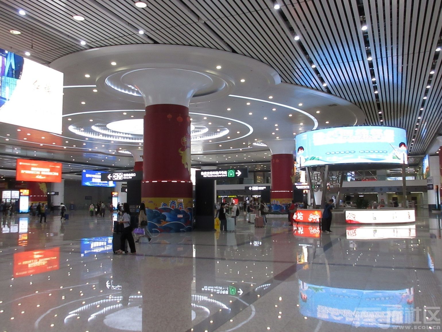重庆西站内部图片